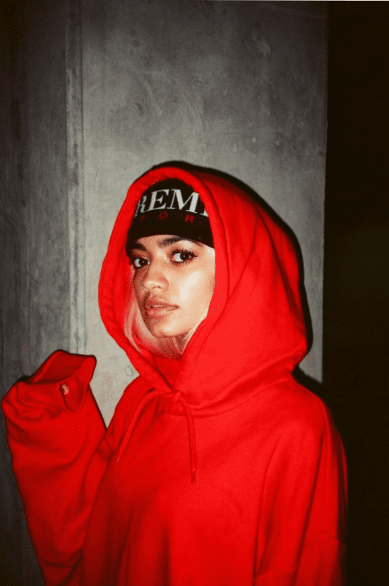 Get to know our pretty little thing: Tara